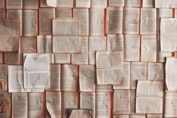 Livres anciens symbolisant un héritage familial